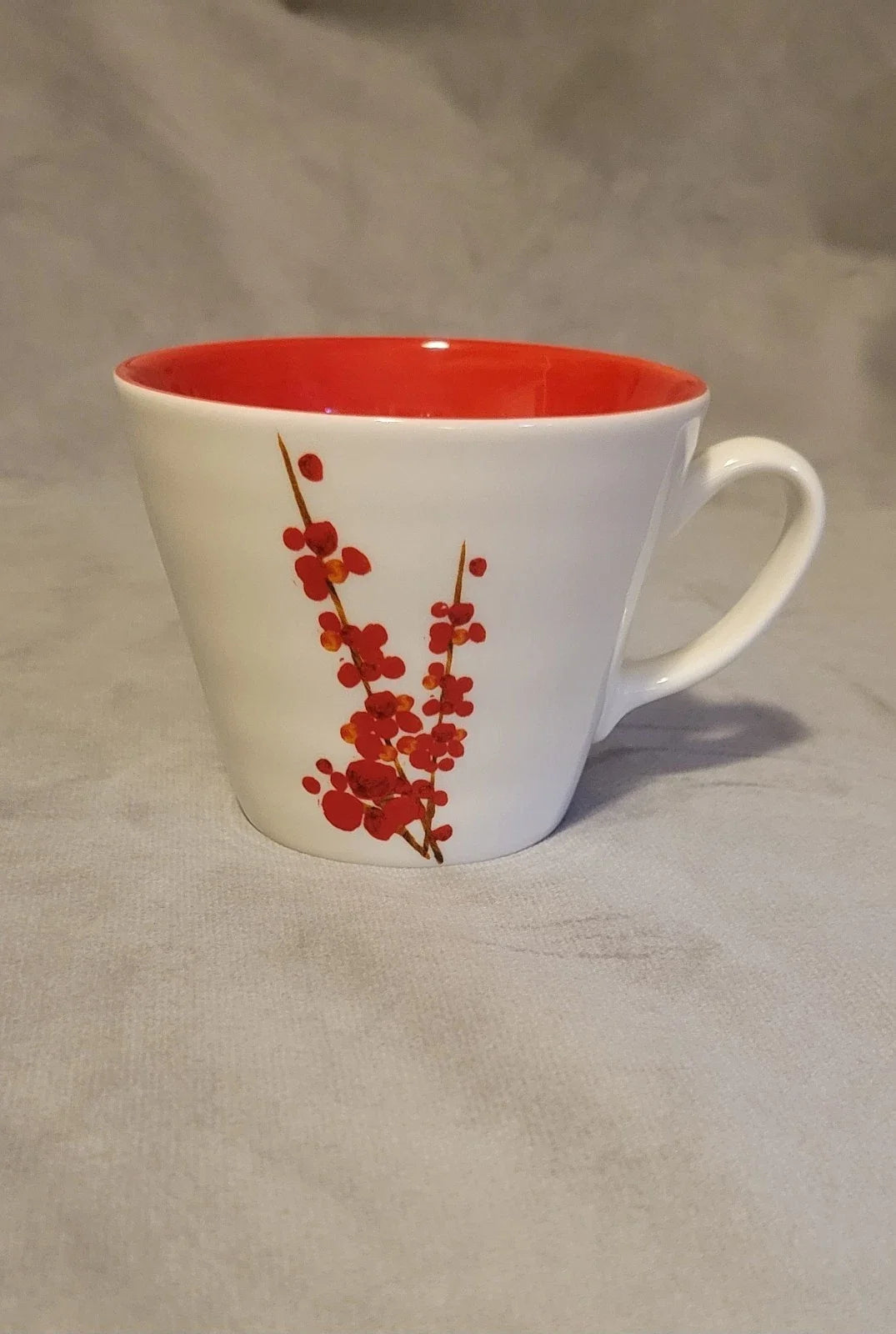 Retro White Red Floral Coffee & Tea Ceramic Mug